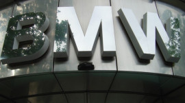 BMW chuyển hàng vạn xe khỏi châu Âu