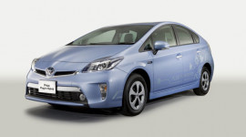 Toyota chạm mốc 2 triệu xe hybrid tại Nhật Bản