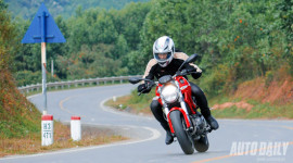 Cảm nhận "quái vật" Ducati Monster 795 trên đường phố Việt