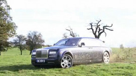 Video: Rolls-Royce Phantom off-road, drift và đốt lốp