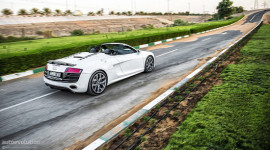 Audi R8 V10 Spyder: Xế “khủng” mang nét hào hoa