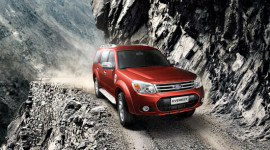 Ford Việt Nam công bố giá Everest 2013 mới