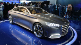 Hyundai phát triển xe cạnh tranh với BMW 3-Series