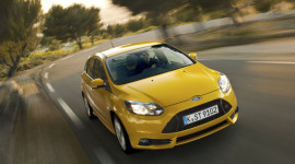 Ford Focus lần thứ 2 li&ecirc;n tiếp l&agrave; xe b&aacute;n chạy nhất thế giới