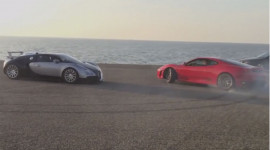 Ferrari F430 drift quanh Bugatti Veyron
