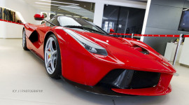 Chi thêm 1,67 triệu USD để sớm sở hữu Ferrari LaFerrari