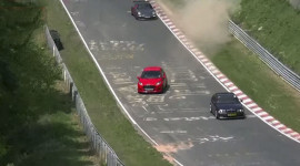 Tay lái may mắn thoát tai nạn trên đường đua Nürburgring