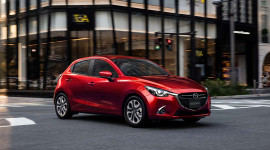 Thêm phiên bản, tăng tiện nghi, Mazda2 New hút khách đặt cọc