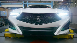 Khám phá dây chuyền sản xuất Acura TLX 2021