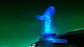 Xe Rolls-Royce bị cấm sử dụng biểu tượng Spirit of Ecstasy phát sáng