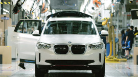 Khám phá dây chuyền sản xuất BMW iX3 2021