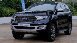 Ford Everest 2021 ra mắt với n&acirc;ng cấp nhẹ, gi&aacute; từ 41.730 USD