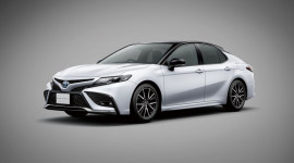 Toyota Camry 2021 ra mắt tại Nhật Bản, giá từ 33.200 USD