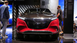 Chiêm ngưỡng Mercedes-Maybach EQS Concept "bằng xương, bằng thịt"