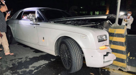 Rolls-Royce phantom Coupe Series II của đại gia Campuchia gặp nạn