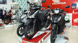 Honda SH 2021 về đại lý, bản đen mờ chênh giá hơn 10 triệu