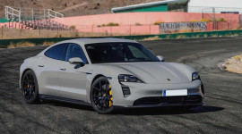 Porsche Taycan GTS 2022 chính thức ra mắt, động cơ điện 590 mã lực