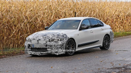 BMW 3-Series 2023 cực ngầu với trang bị M Performance tiếp tục lộ diện