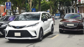 Toyota Sienna XSE Hybrid 2022 đầu tiên về Việt Nam