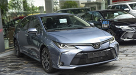 Soi nhanh Toyota Corolla Altis V 2022 giá 765 triệu tại đại lý