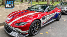 Minh Nhựa lái Aston Martin Vantage dạo phố cùng Lamborghini Huracan độ khủng