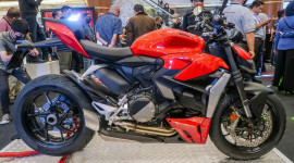 Ducati Streetfighter V2 2022 ch&iacute;nh thức tr&igrave;nh l&agrave;ng, gi&aacute; b&aacute;n từ 23.000 USD
