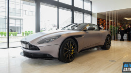 Soi kĩ Aston Martin DB11 V8 Coupe nâng cấp có giá bán hơn 19 tỷ đồng tại VN