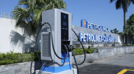 VinFast khai trương trạm sạc xe điện tại cửa hàng Petrolimex