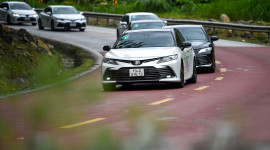 Bộ 3 xe hybrid của Toyota - Yên tĩnh, mượt mà, êm ái khác biệt lớn so với xe xăng