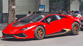 Bắt gặp Lamborghini Huracan độ khủng của đại gia Sài Gòn, bộ mâm hàng thửa giá hàng trăm triệu