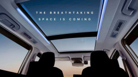 Toyota Innova 2023 hoàn toàn mới hé lộ cửa sổ trời siêu khủng