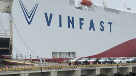 Khoảnh khắc dàn xe điện VinFast lên tàu sang Mỹ