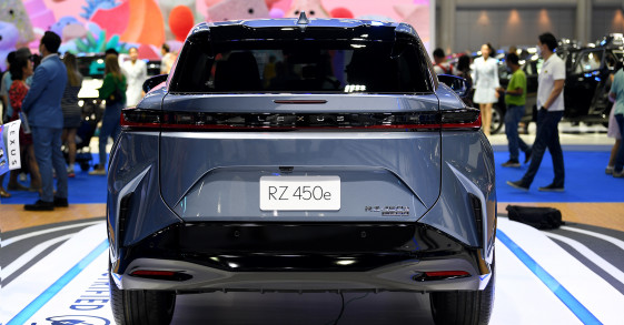 Lexus RZ450e - Hơi thở tương lai của thương hiệu xe sang Nhật