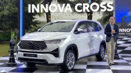 Toyota Innova Cross chính thức ra mắt tại Việt Nam, giá từ 810 triệu