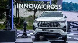 Cận cảnh Toyota Innova Cross vừa ra mắt tại Việt Nam