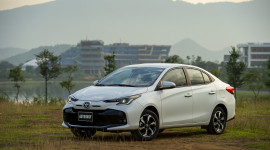 Th&aacute;ng 10/2023: Toyota Việt Nam b&aacute;n được gần 4.200 xe