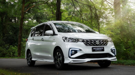 Suzuki Ertiga Hybrid giảm giá lên tới trăm triệu đồng tại đại lý