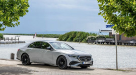 Mercedes E-Class 2024 tăng gi&aacute; mạnh, khởi điểm từ 62.300 USD