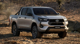 Toyota Hilux 2024 trình làng: thêm phiên bản hybrid, chờ ngày về Việt Nam