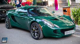 Xe thể thao Lotus Elise S2 độc nhất Việt Nam đổi chủ, chủ mới sở hữu dàn xe nghìn tỷ
