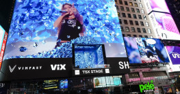 VinFast chơi lớn: Trưng b&agrave;y mẫu VF 9 tại buổi biểu diễn của ca sĩ Shakira tại Quảng trường Thời đại (Mỹ)