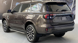 Soi thực tế Ford Everest Platinum 2024 tại đại lý, giá từ 1,545 tỷ đồng