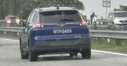 VinFast VF e34 được ph&aacute;t hiện tại Malaysia: H&atilde;ng xe Việt sắp mở rộng thị trường?