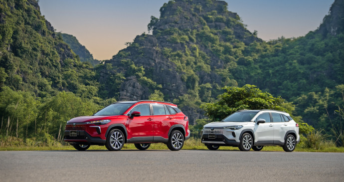 Toyota Corolla Cross phi&ecirc;n bản n&acirc;ng cấp 2024 ra mắt tại Việt Nam, gi&aacute; từ 820 triệu đồng