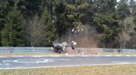 Mất kiểm so&aacute;t, CR-V n&aacute;t vụn tại Nurburgring, Đức