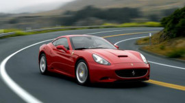 Lỗi động cơ, Ferrari vội vã thu hồi California và 458   
