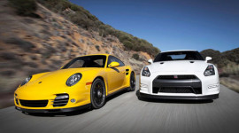 Nissan GT-R 2013 đọ sức c&ugrave;ng Porsche 911 Turbo S 2012