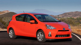Consumer Reports chê Toyota Prius C