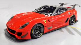 Ferrari tổ chức đấu giá từ thiện