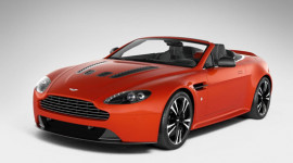 Aston Martin V12 Vantage Roadster tr&igrave;nh l&agrave;ng